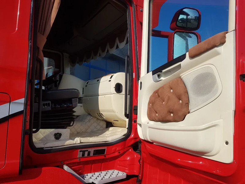 وحدة جر Scania R500 V8 Showtruck Open uitlaat Standairco Retarder: صورة 17 وحدة جر Scania R500 V8 Showtruck Open uitlaat Standairco Retarder: صورة 17