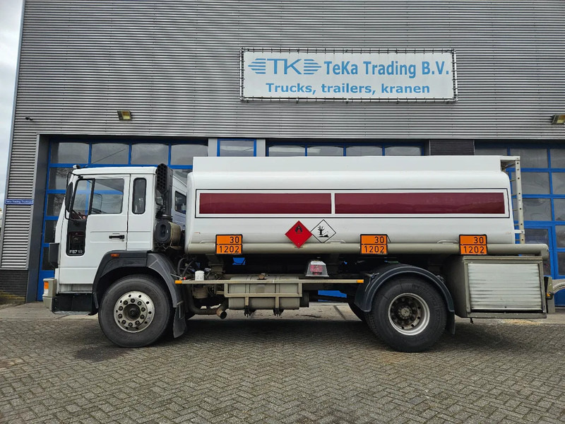 Volvo F S7 18 HOBUR 14.800 Liter 3 Compartments Steel Manual - شاحنة صهريج: صورة 4 Volvo F S7 18 HOBUR 14.800 Liter 3 Compartments Steel Manual - شاحنة صهريج: صورة 4