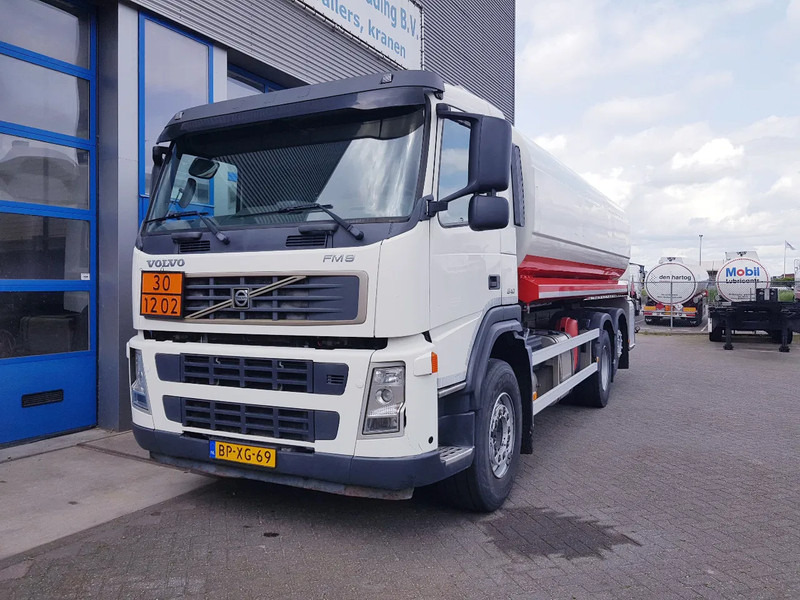 Volvo FM 9.340 Fuel 21.400 Liter 3 Comp Euro 3 - شاحنة صهريج: صورة 2 Volvo FM 9.340 Fuel 21.400 Liter 3 Comp Euro 3 - شاحنة صهريج: صورة 2