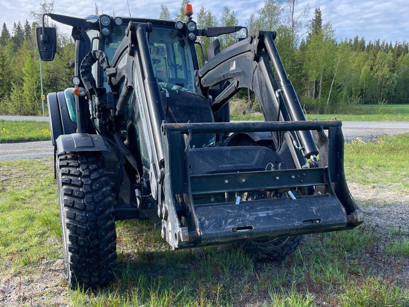 Valtra N154E Versu SmartTouch MR19 Valtra N154E Versu SmartTouch MR19 med frontlastare Quicke Q5M - جرار: صورة 2 Valtra N154E Versu SmartTouch MR19 Valtra N154E Versu SmartTouch MR19 med frontlastare Quicke Q5M - جرار: صورة 2