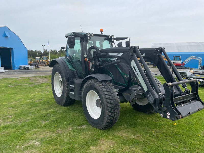 Valtra N154E Versu SmartTouch MR19 Valtra N154E Versu SmartTouch MR19 med frontlastare Quicke Q5M - جرار: صورة 3 Valtra N154E Versu SmartTouch MR19 Valtra N154E Versu SmartTouch MR19 med frontlastare Quicke Q5M - جرار: صورة 3