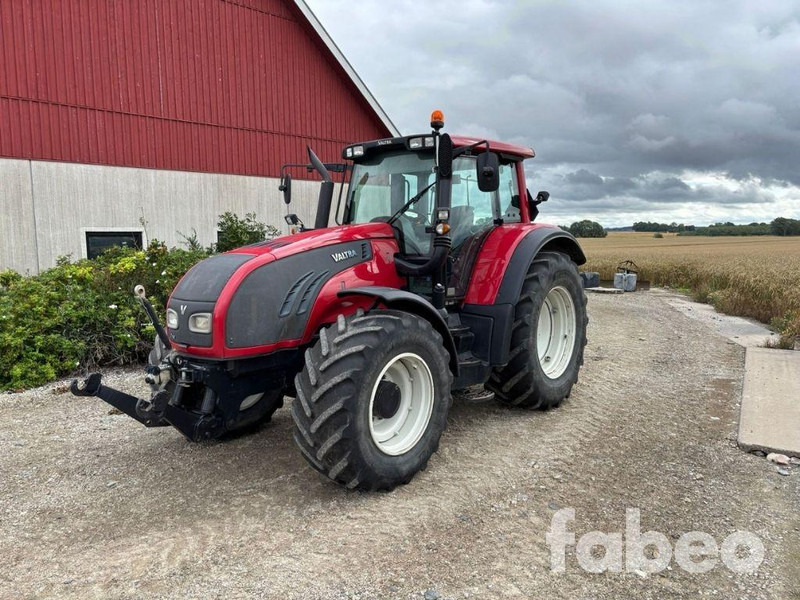 Valtra T162e - جرار: صورة 1 Valtra T162e - جرار: صورة 1