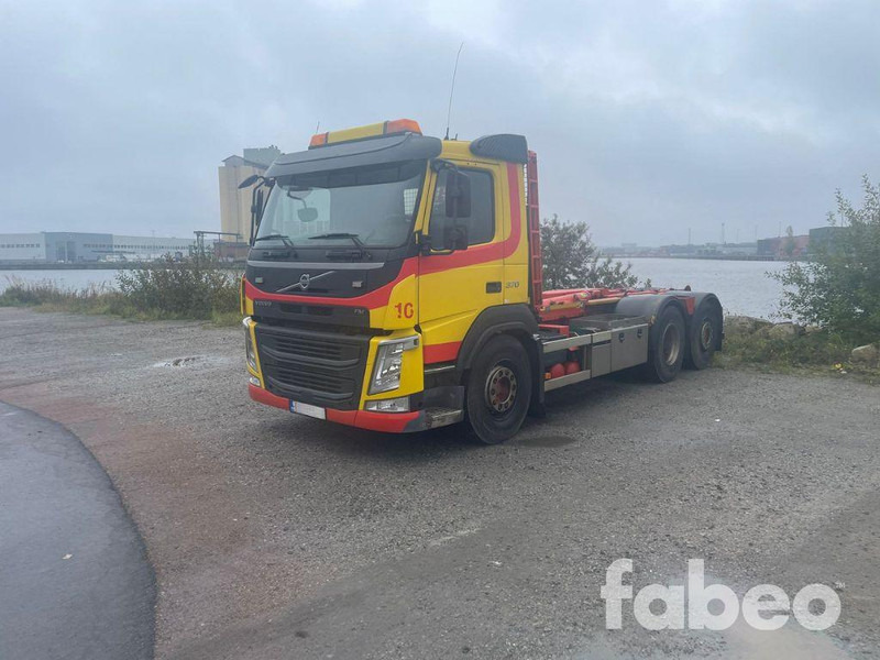 Volvo FM 370 - شاحنة ذات خطاف: صورة 1 Volvo FM 370 - شاحنة ذات خطاف: صورة 1