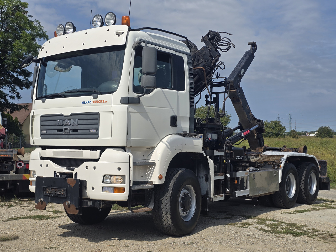 MAN TGA 26.440 6X6 / HOOK SYSTEM / HIAB 166D REMOTE SPECIAL PRICE ONLY THIS YEAR - شاحنة ذات خطاف, شاحنة كرين: صورة 2 MAN TGA 26.440 6X6 / HOOK SYSTEM / HIAB 166D REMOTE SPECIAL PRICE ONLY THIS YEAR - شاحنة ذات خطاف, شاحنة كرين: صورة 2