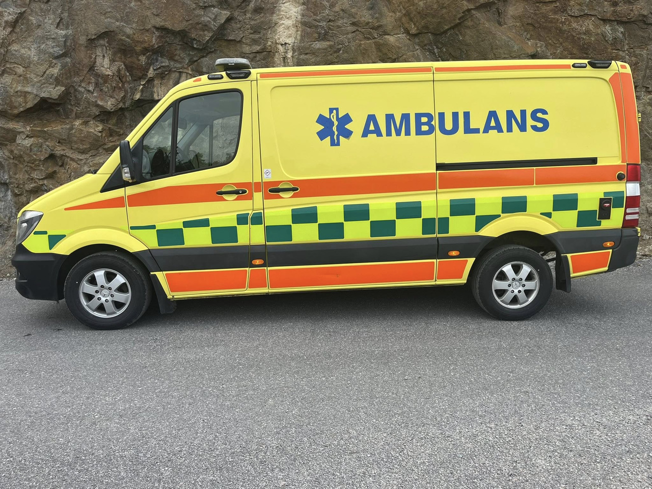 MERCEDES-BENZ Sprinter 319 - AMBULANCE - RESERVERAD !! - سيارة اسعاف: صورة 3 MERCEDES-BENZ Sprinter 319 - AMBULANCE - RESERVERAD !! - سيارة اسعاف: صورة 3