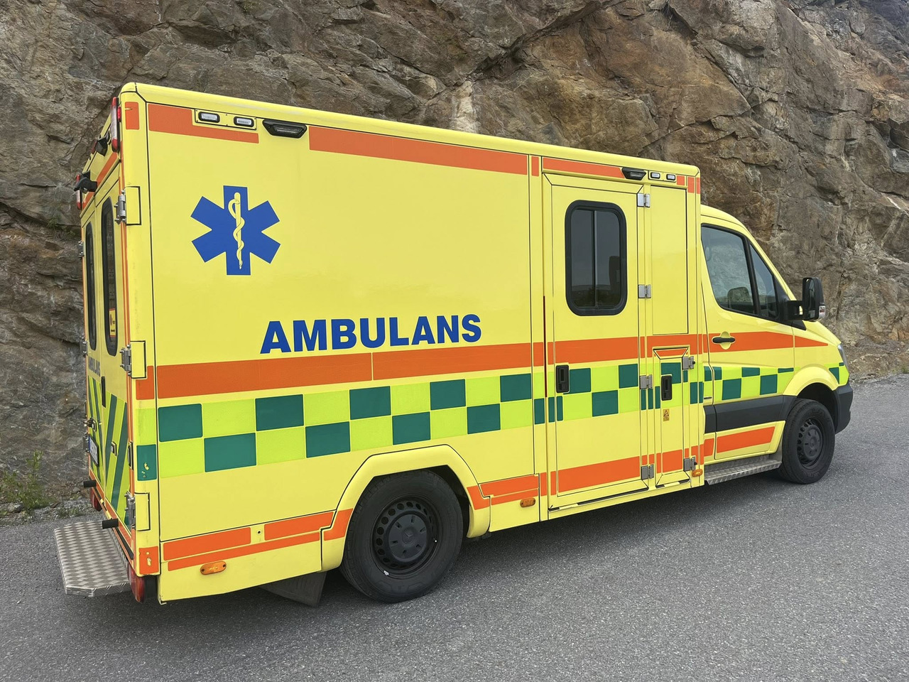 سيارة اسعاف MERCEDES-BENZ Sprinter 319 - AMBULANCE - SOLD/SÅLD !!!: صورة 6 سيارة اسعاف MERCEDES-BENZ Sprinter 319 - AMBULANCE - SOLD/SÅLD !!!: صورة 6
