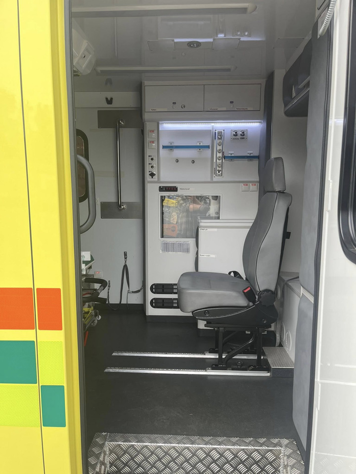 سيارة اسعاف MERCEDES-BENZ Sprinter 319 - AMBULANCE - SOLD/SÅLD !!!: صورة 8 سيارة اسعاف MERCEDES-BENZ Sprinter 319 - AMBULANCE - SOLD/SÅLD !!!: صورة 8