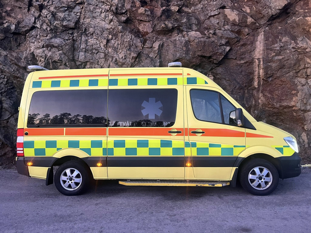 MERCEDES-BENZ Sprinter 319 - Light AMBULANCE / shvydka dopomo - سيارة اسعاف: صورة 4 MERCEDES-BENZ Sprinter 319 - Light AMBULANCE / shvydka dopomo - سيارة اسعاف: صورة 4
