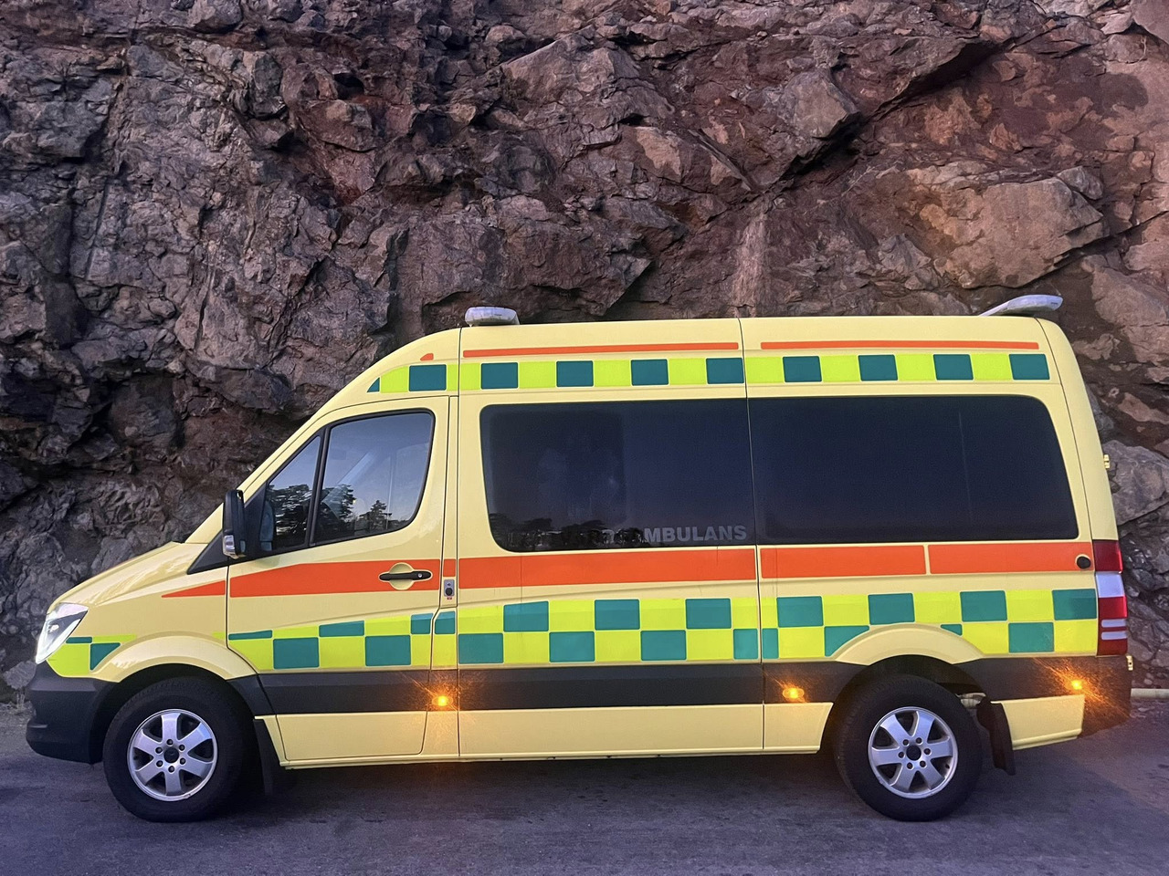 MERCEDES-BENZ Sprinter 319 - Light AMBULANCE / shvydka dopomo - سيارة اسعاف: صورة 5 MERCEDES-BENZ Sprinter 319 - Light AMBULANCE / shvydka dopomo - سيارة اسعاف: صورة 5