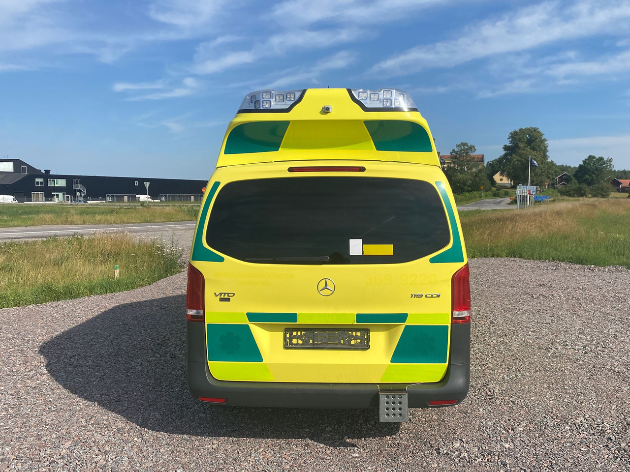 MERCEDES-BENZ Vito 119 4x4 - Ambulans / AMBULANCE - سيارة اسعاف: صورة 3 MERCEDES-BENZ Vito 119 4x4 - Ambulans / AMBULANCE - سيارة اسعاف: صورة 3