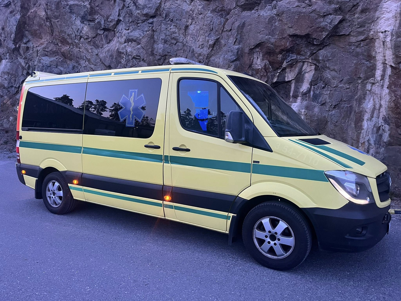 Mercedes-Benz Sprinter 316 - 2 stretcher - سيارة اسعاف: صورة 1 Mercedes-Benz Sprinter 316 - 2 stretcher - سيارة اسعاف: صورة 1