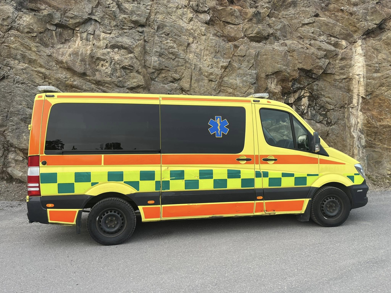 Mercedes-Benz Sprinter 319 - AMBULANCE / Krankenwagen / Швидка допомога - سيارة اسعاف: صورة 3 Mercedes-Benz Sprinter 319 - AMBULANCE / Krankenwagen / Швидка допомога - سيارة اسعاف: صورة 3