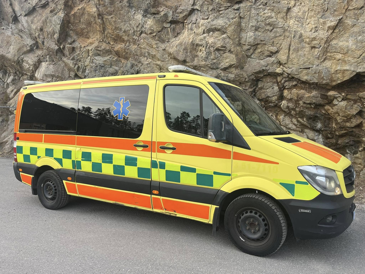 Mercedes-Benz Sprinter 319 - AMBULANCE / Krankenwagen / Швидка допомога - سيارة اسعاف: صورة 1 Mercedes-Benz Sprinter 319 - AMBULANCE / Krankenwagen / Швидка допомога - سيارة اسعاف: صورة 1