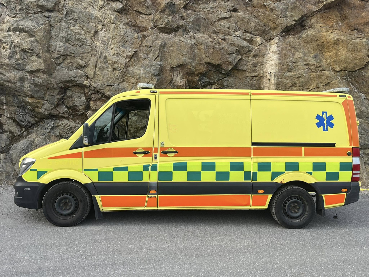 Mercedes-Benz Sprinter 319 - AMBULANCE / Krankenwagen / Швидка допомога - سيارة اسعاف: صورة 4 Mercedes-Benz Sprinter 319 - AMBULANCE / Krankenwagen / Швидка допомога - سيارة اسعاف: صورة 4