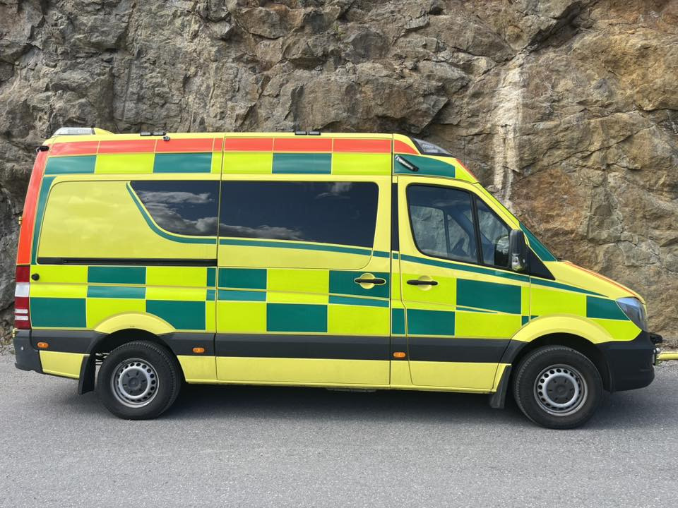Mercedes-Benz Sprinter 319 - AMBULANCE - RESERVERAD !! - سيارة اسعاف: صورة 4 Mercedes-Benz Sprinter 319 - AMBULANCE - RESERVERAD !! - سيارة اسعاف: صورة 4