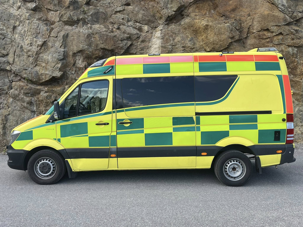 Mercedes-Benz Sprinter 319 - AMBULANCE - RESERVERAD !! - سيارة اسعاف: صورة 5 Mercedes-Benz Sprinter 319 - AMBULANCE - RESERVERAD !! - سيارة اسعاف: صورة 5