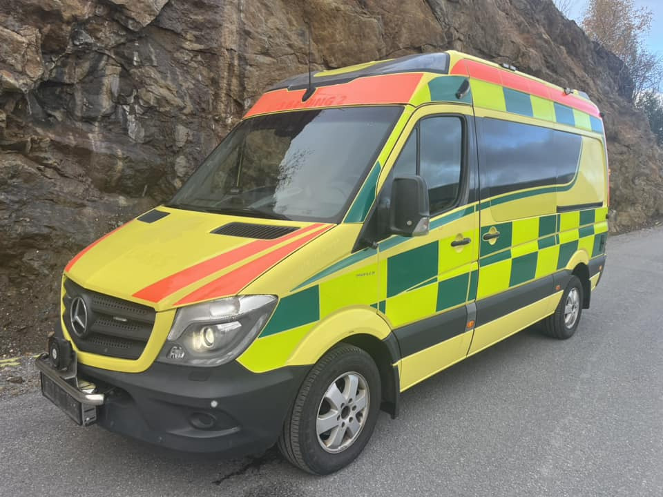 Mercedes-Benz Sprinter 319 - AMBULANCE - RESERVERAD !! - سيارة اسعاف: صورة 2 Mercedes-Benz Sprinter 319 - AMBULANCE - RESERVERAD !! - سيارة اسعاف: صورة 2