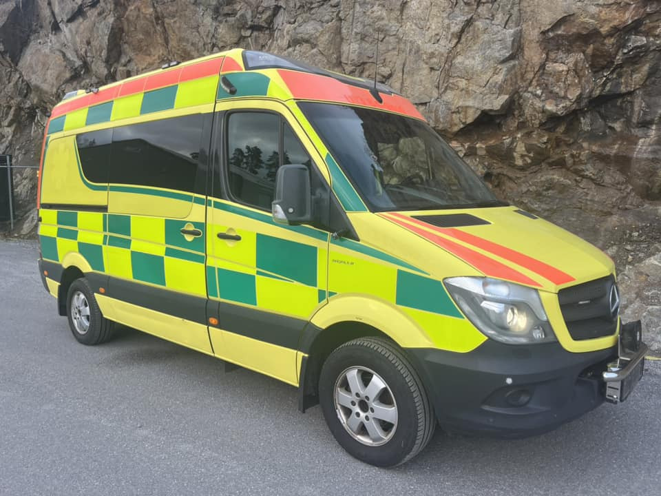 Mercedes-Benz Sprinter 319 - AMBULANCE - RESERVERAD !! - سيارة اسعاف: صورة 1 Mercedes-Benz Sprinter 319 - AMBULANCE - RESERVERAD !! - سيارة اسعاف: صورة 1