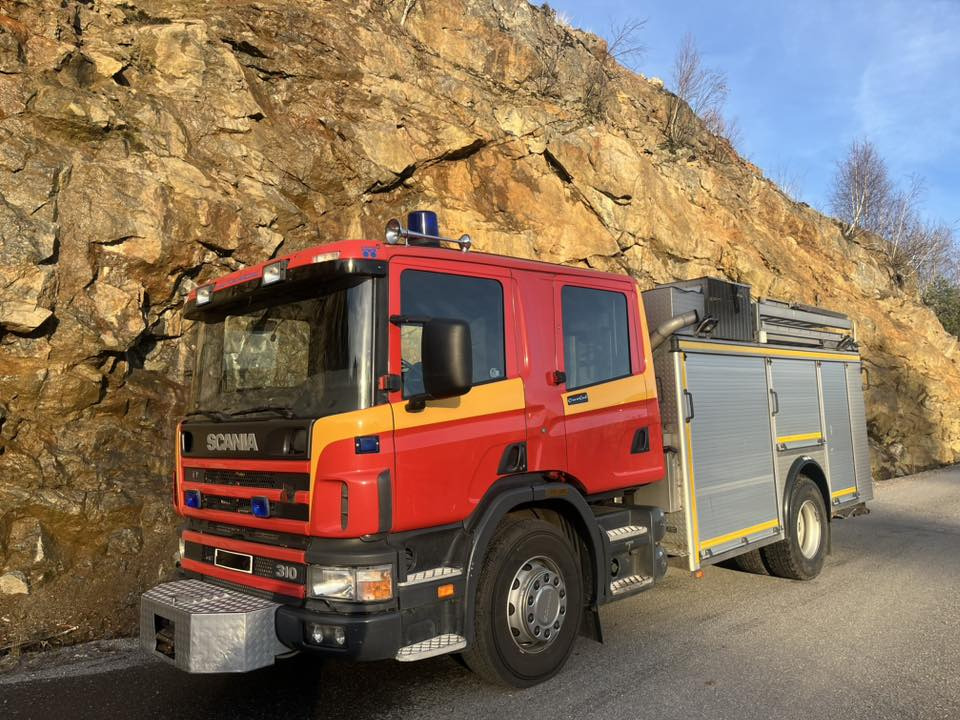 SCANIA P94GB 4x2 NZ310 - Fire engine - RESERVERAD !! - سيارة إطفاء: صورة 2 SCANIA P94GB 4x2 NZ310 - Fire engine - RESERVERAD !! - سيارة إطفاء: صورة 2
