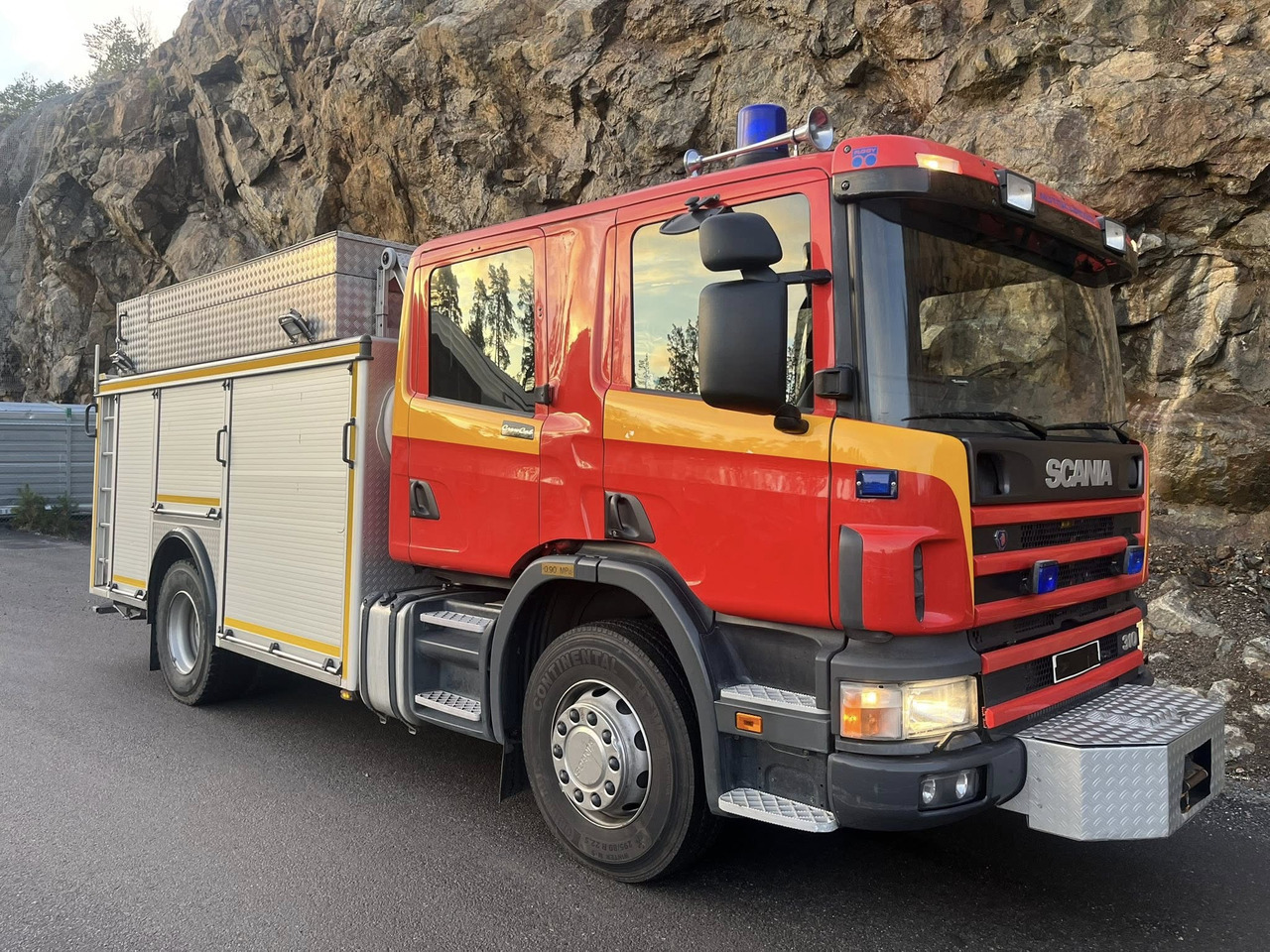 SCANIA P94GB 4x2 NZ310 - Fire engine - RESERVERAD !! - سيارة إطفاء: صورة 4 SCANIA P94GB 4x2 NZ310 - Fire engine - RESERVERAD !! - سيارة إطفاء: صورة 4