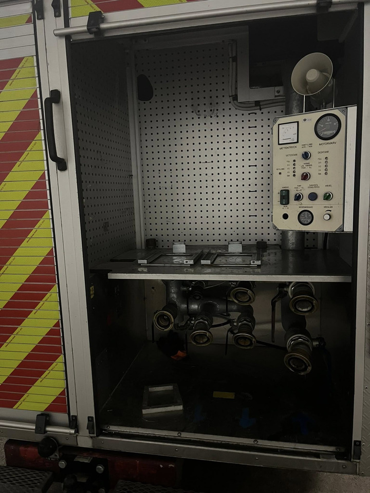 SCANIA P94GB 4x2 NZ310 - Fire engine - سيارة إطفاء: صورة 5 SCANIA P94GB 4x2 NZ310 - Fire engine - سيارة إطفاء: صورة 5