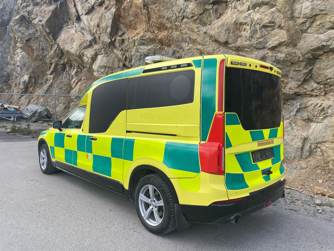 Volvo Nilsson XC90 D5 AWD - Ambulance - RESERVERAD !! - سيارة اسعاف: صورة 4 Volvo Nilsson XC90 D5 AWD - Ambulance - RESERVERAD !! - سيارة اسعاف: صورة 4