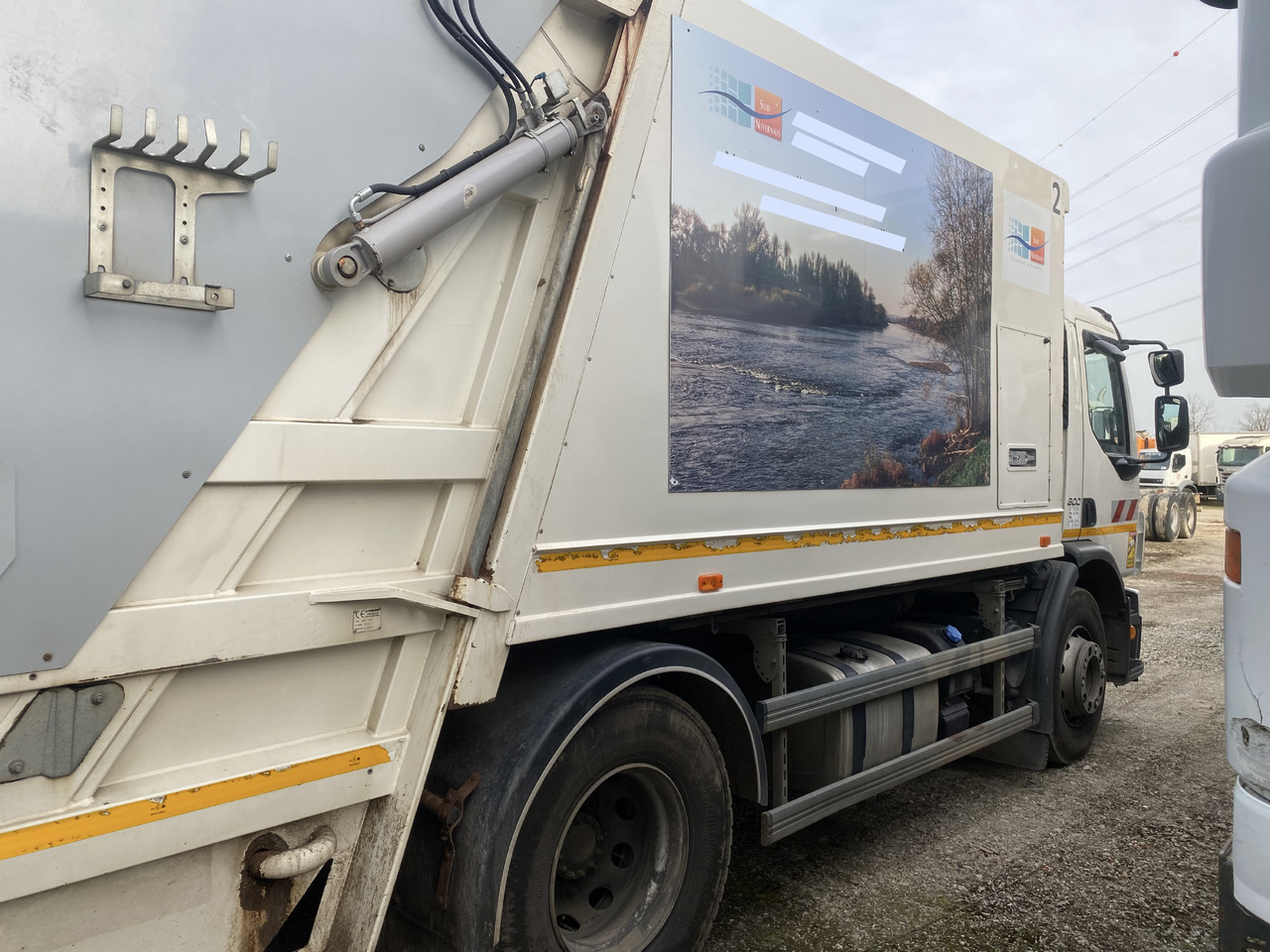 Volvo FE300 FAUN Müllwagen Garbage 2-Kammern Eu5 Top Zustand - شاحنة النفايات: صورة 4 Volvo FE300 FAUN Müllwagen Garbage 2-Kammern Eu5 Top Zustand - شاحنة النفايات: صورة 4