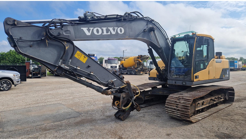 Volvo EC180DL - حفار زحاف: صورة 1 Volvo EC180DL - حفار زحاف: صورة 1
