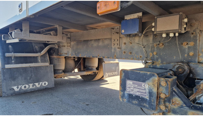 شاحنة مقفلة Volvo FL260 4X2: صورة 9
