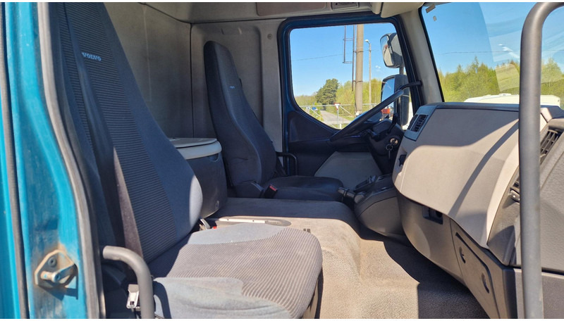 شاحنة مقفلة Volvo FL260 4X2: صورة 12
