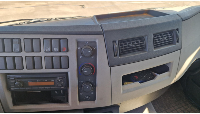 شاحنة مقفلة Volvo FL260 4X2: صورة 15