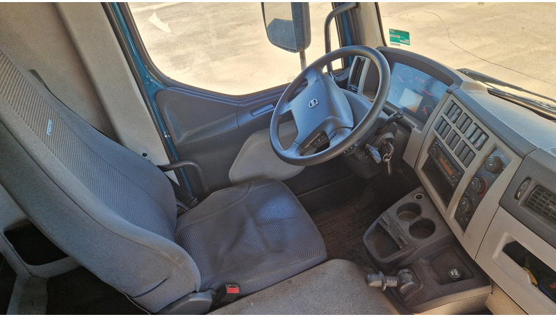 شاحنة مقفلة Volvo FL260 4X2: صورة 11