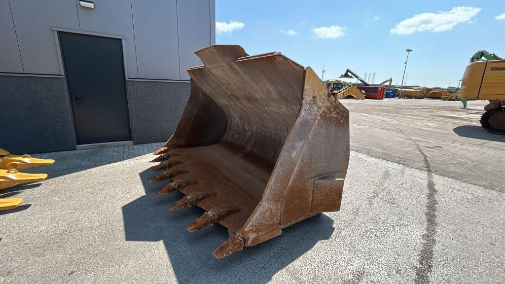 CAT 980 M (Comes with bucket / Under Preparation) - اللودر بعجل: صورة 2 CAT 980 M (Comes with bucket / Under Preparation) - اللودر بعجل: صورة 2