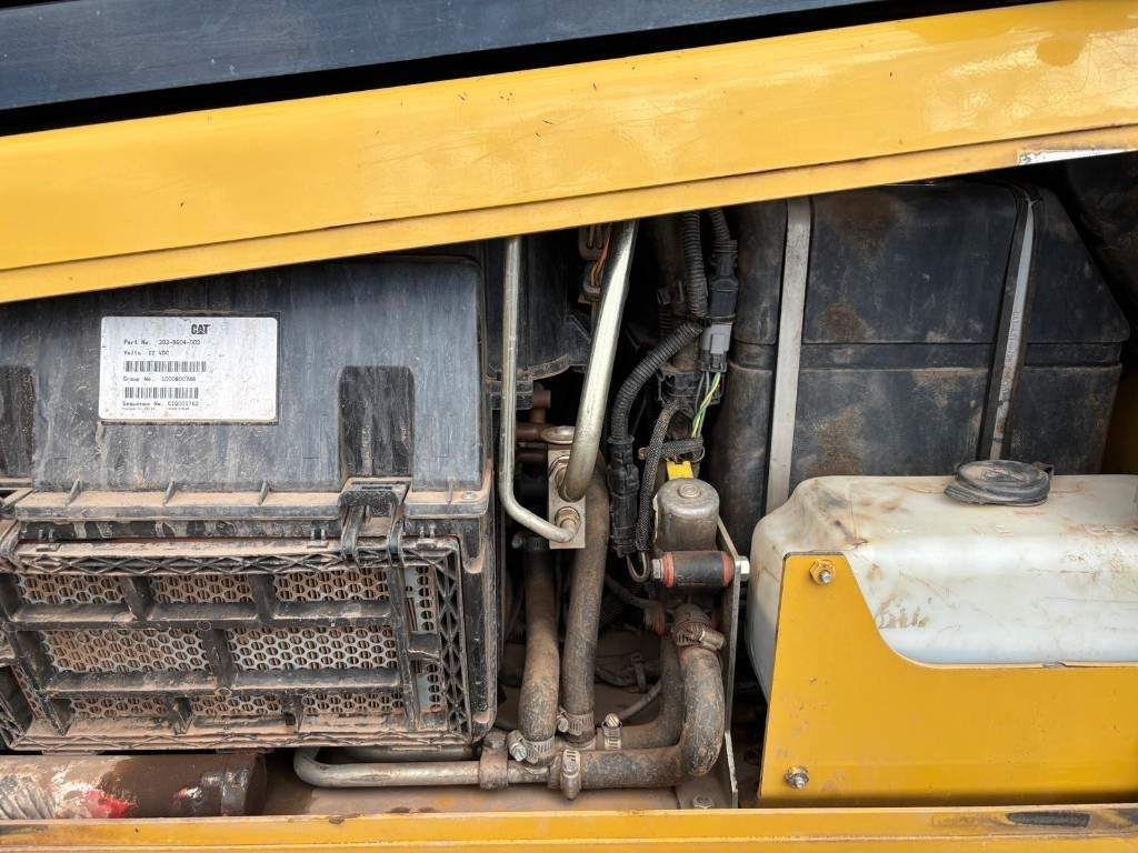 جرافة CAT D 5 K 2 XL (Low Verified Hours): صورة 23 جرافة CAT D 5 K 2 XL (Low Verified Hours): صورة 23