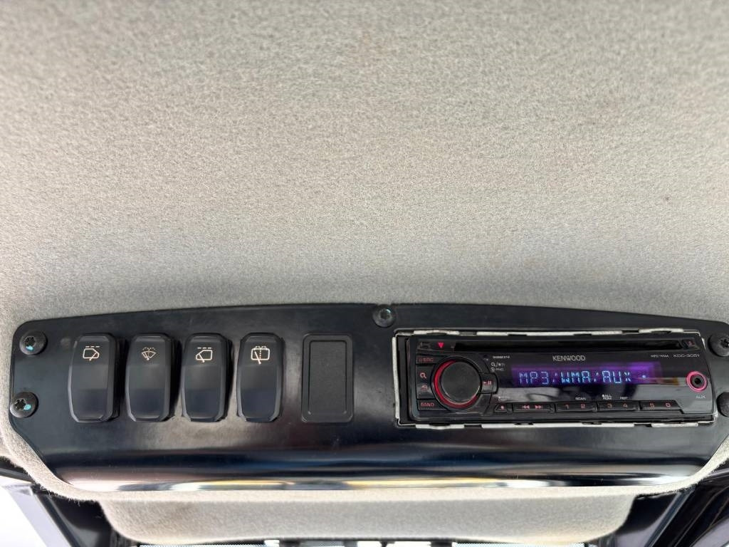 جرافة CAT D 5 K 2 XL (Low Verified Hours): صورة 13 جرافة CAT D 5 K 2 XL (Low Verified Hours): صورة 13