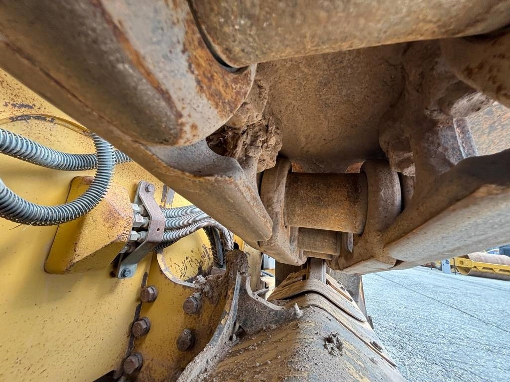 جرافة CAT D 5 K 2 XL (Low Verified Hours): صورة 30 جرافة CAT D 5 K 2 XL (Low Verified Hours): صورة 30