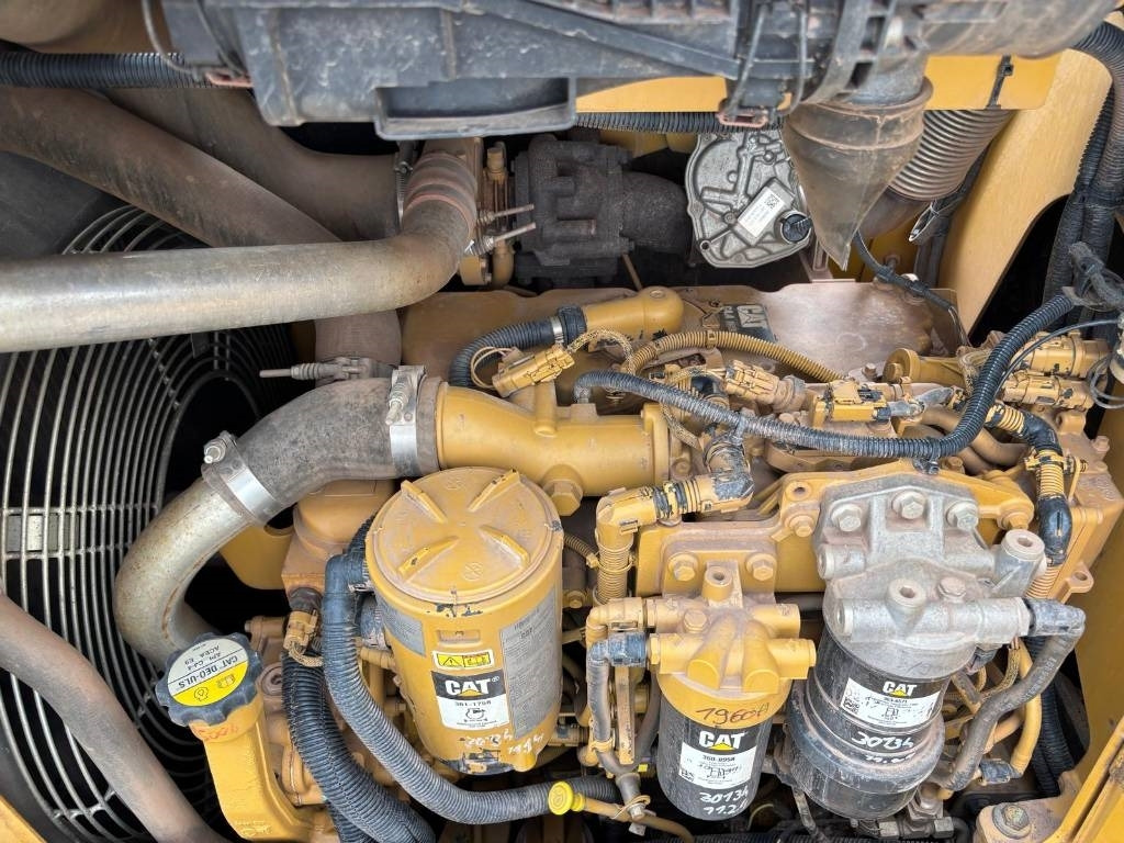 جرافة CAT D 5 K 2 XL (Low Verified Hours): صورة 21 جرافة CAT D 5 K 2 XL (Low Verified Hours): صورة 21