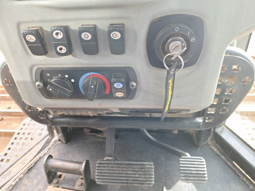 جرافة CAT D 6 N LGP: صورة 7 جرافة CAT D 6 N LGP: صورة 7