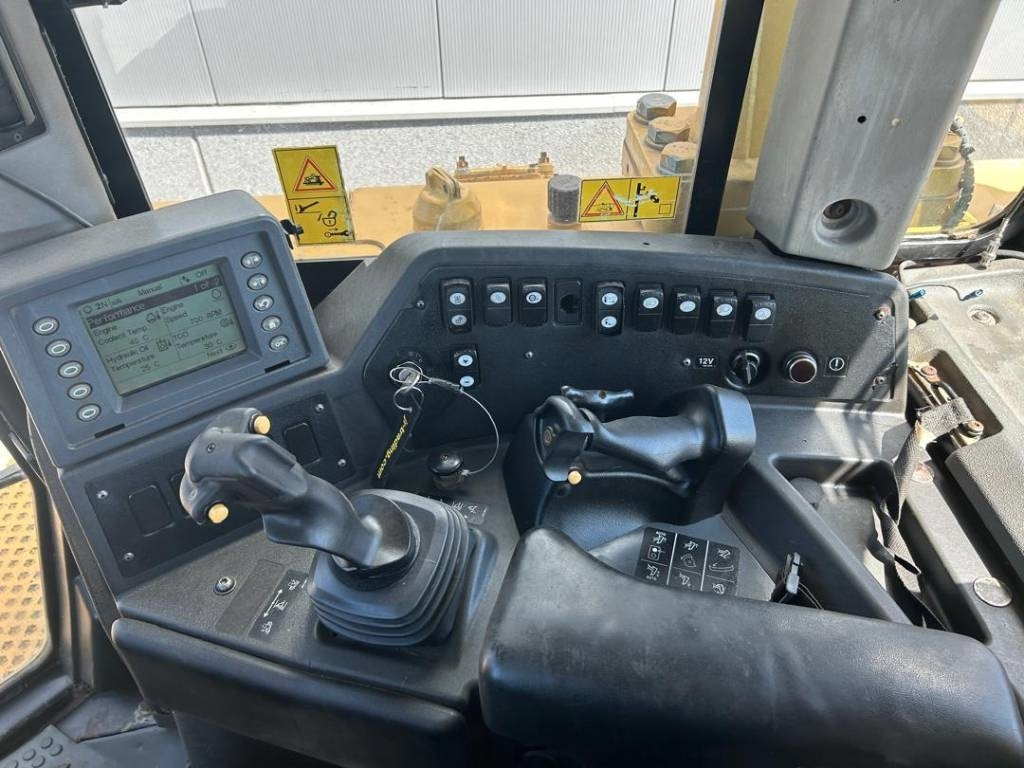 جرافة CAT D 8 T (Leica GPS): صورة 14