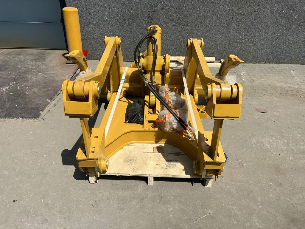 CAT D6T - D6R NEW RIPPER - ريبر - آلات البناء: صورة 3 CAT D6T - D6R NEW RIPPER - ريبر - آلات البناء: صورة 3