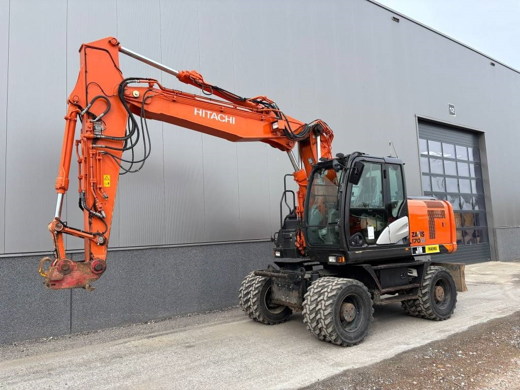 Hitachi ZX 170 W-5 B (low hours/new tires) - حفارة دولاب: صورة 2 Hitachi ZX 170 W-5 B (low hours/new tires) - حفارة دولاب: صورة 2