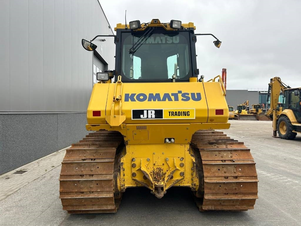 Komatsu D 65 WX-18 - جرافة: صورة 4 Komatsu D 65 WX-18 - جرافة: صورة 4