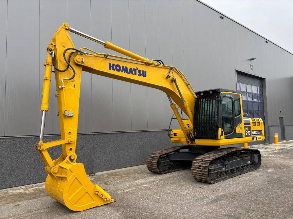 Komatsu PC 210-10M0 - حفار زحاف: صورة 2 Komatsu PC 210-10M0 - حفار زحاف: صورة 2