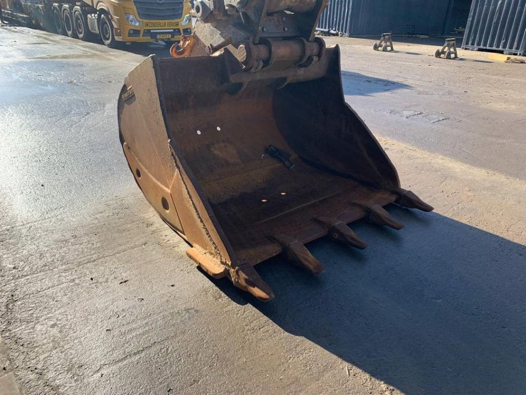 حفار زحاف Liebherr R 946 LC: صورة 11