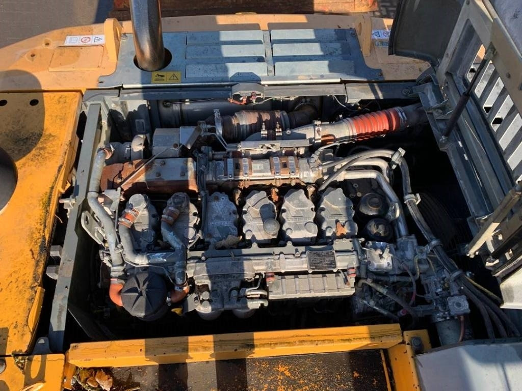 حفار زحاف Liebherr R 946 LC: صورة 17