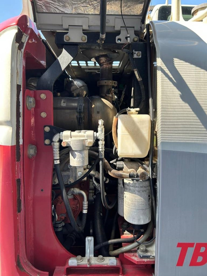 حفار زحاف Takeuchi TB 2150 R: صورة 22