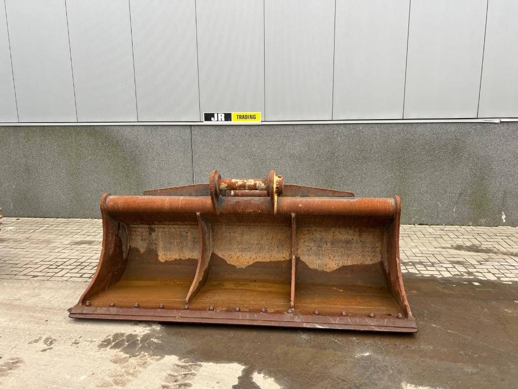 Volvo EC 480 E L coupler + bucket - بكت - آلات البناء: صورة 1 Volvo EC 480 E L coupler + bucket - بكت - آلات البناء: صورة 1