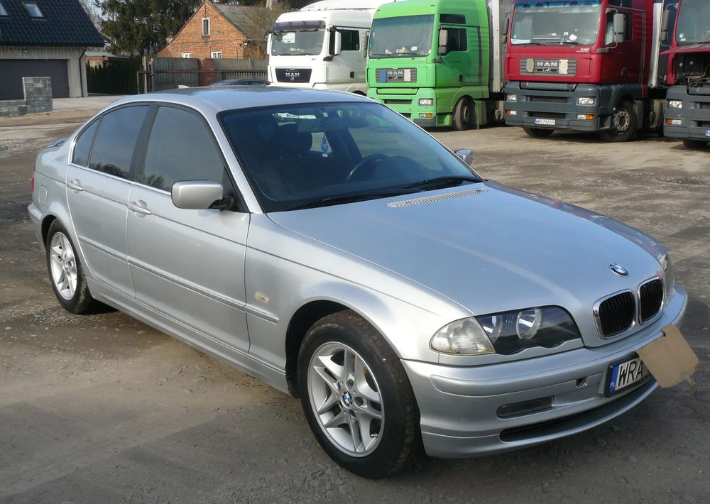 BMW Seria 3 320i - سيدان: صورة 2 BMW Seria 3 320i - سيدان: صورة 2