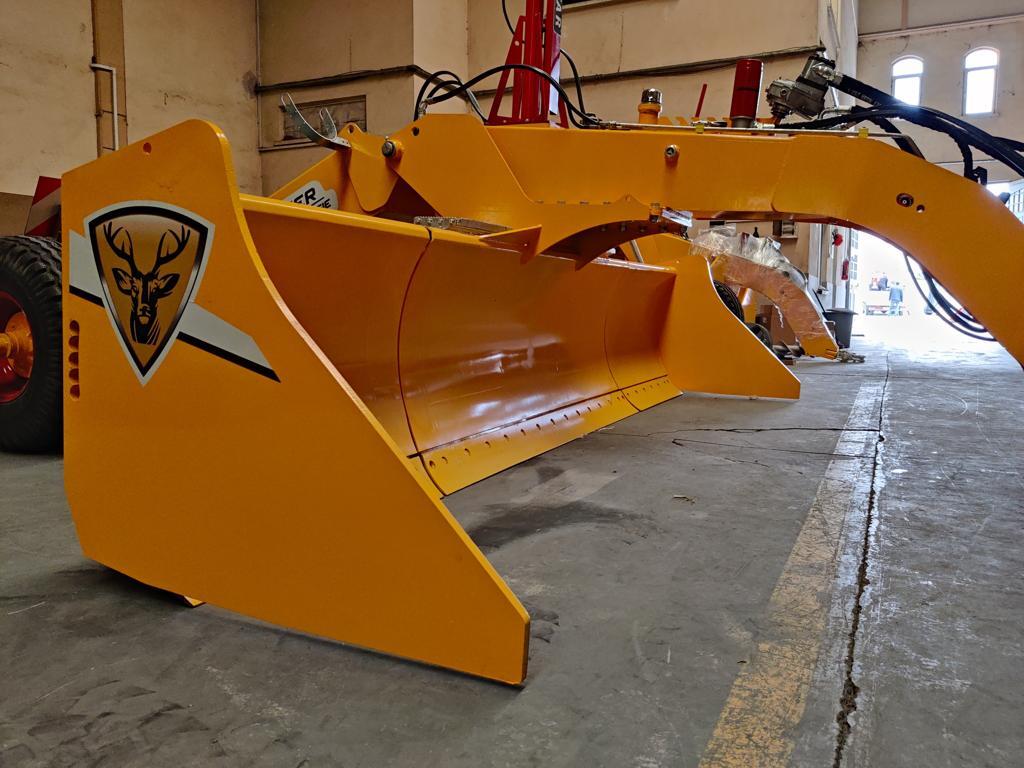 Novatar Laser Controlled Land Leveler - معدات حرث التربة: صورة 3 Novatar Laser Controlled Land Leveler - معدات حرث التربة: صورة 3