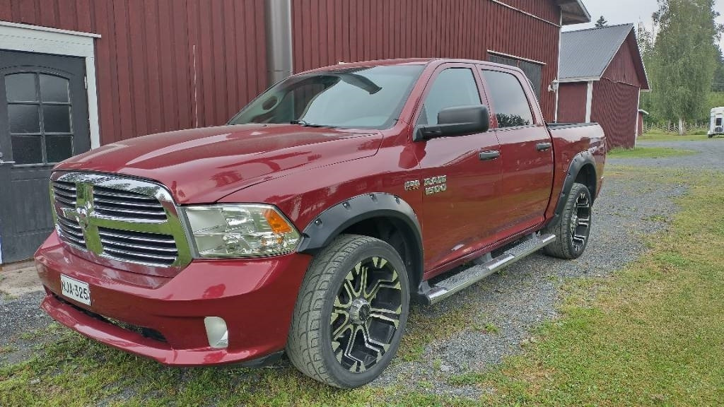 Dodge RAM 1500 5,7 hemi - شاحنة البيك أب: صورة 2 Dodge RAM 1500 5,7 hemi - شاحنة البيك أب: صورة 2
